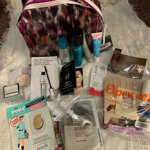 ⚡️3/$30⚡️ makeup bag and sample lot